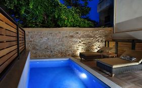 Elvina City House
